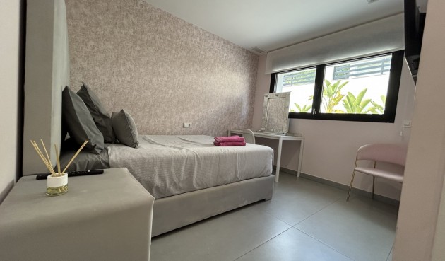 Återförsäljning - Villa -
Los Balcones - Costa Blanca