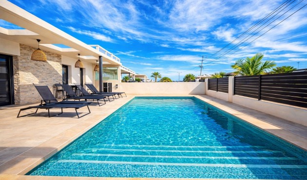 Brukt - Villa -
Los Balcones - Costa Blanca