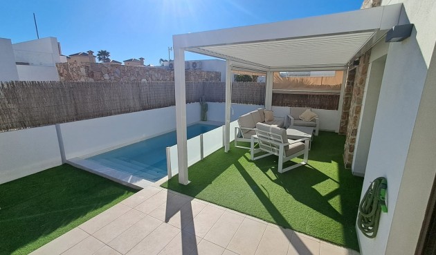 Återförsäljning - Villa -
Cabo Roig - Costa Blanca