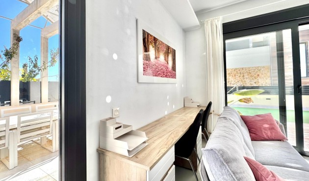 Återförsäljning - Villa -
Orihuela Costa - Lomas de Cabo Roig