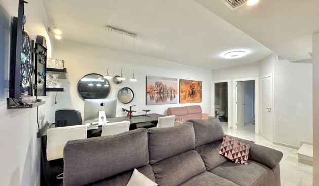 Återförsäljning - Villa -
Orihuela Costa - Lomas de Cabo Roig