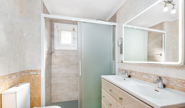 Återförsäljning - Villa -
Torrevieja - Costa Blanca