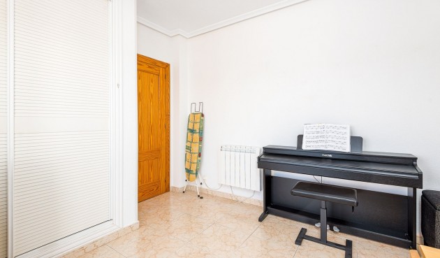 Återförsäljning - Villa -
Torrevieja - Costa Blanca