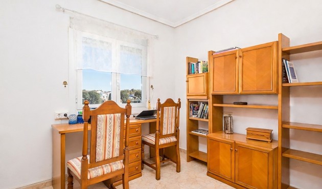 Återförsäljning - Villa -
Torrevieja - Costa Blanca