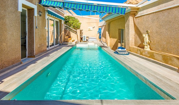 Återförsäljning - Villa -
Torrevieja - Costa Blanca