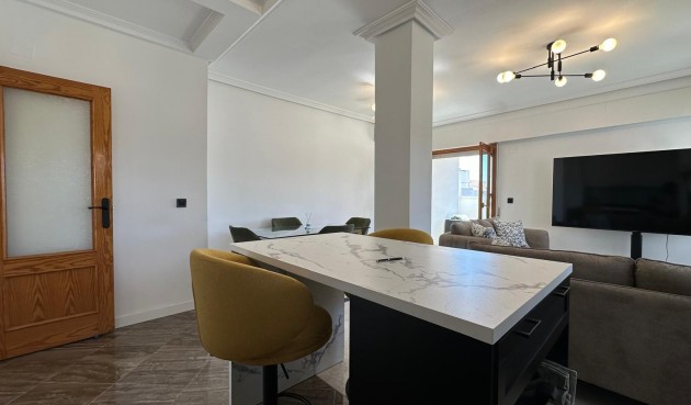 Återförsäljning - Apartment -
Torrevieja - Centro