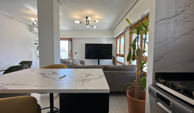 Återförsäljning - Apartment -
Torrevieja - Centro