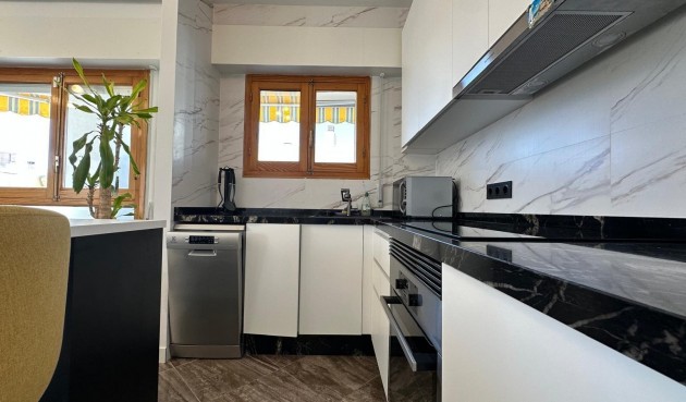 Återförsäljning - Apartment -
Torrevieja - Centro