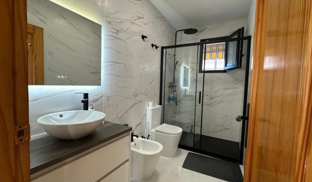 Återförsäljning - Apartment -
Torrevieja - Centro