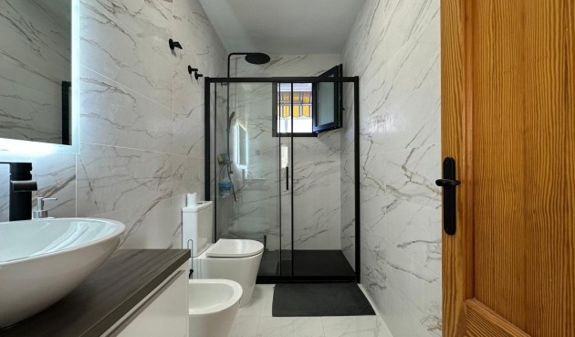 Återförsäljning - Apartment -
Torrevieja - Centro