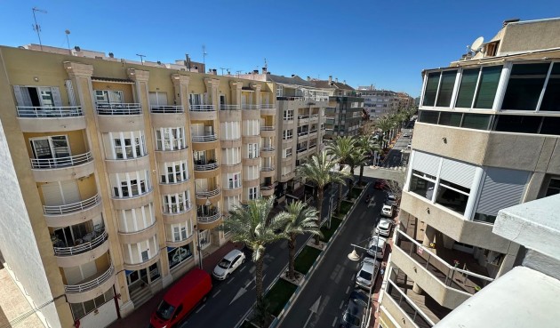 Återförsäljning - Apartment -
Torrevieja - Centro