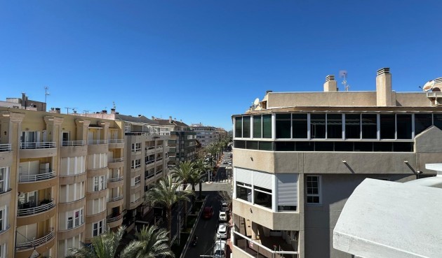 Återförsäljning - Apartment -
Torrevieja - Centro
