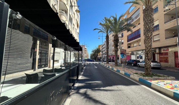 Återförsäljning - Apartment -
Torrevieja - Centro