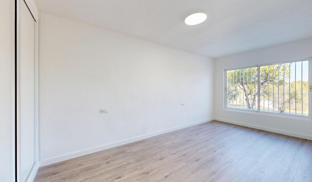 Återförsäljning - Bungalow -
Villamartin - Costa Blanca