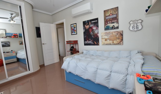 Återförsäljning - Villa -
Orihuela Costa - Costa Blanca