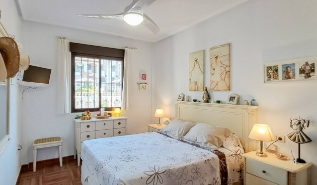 Återförsäljning - Apartment -
Torrevieja - Parque Acuático - Sector 25