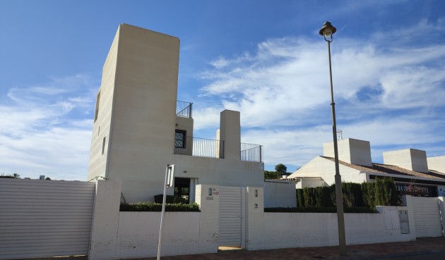 Reventa - Villa -
Peraleja Golf - Inland