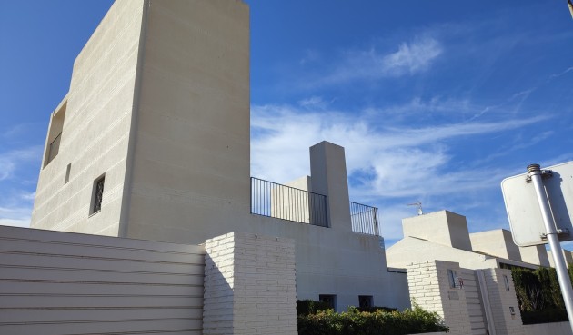 Reventa - Villa -
Peraleja Golf - Inland