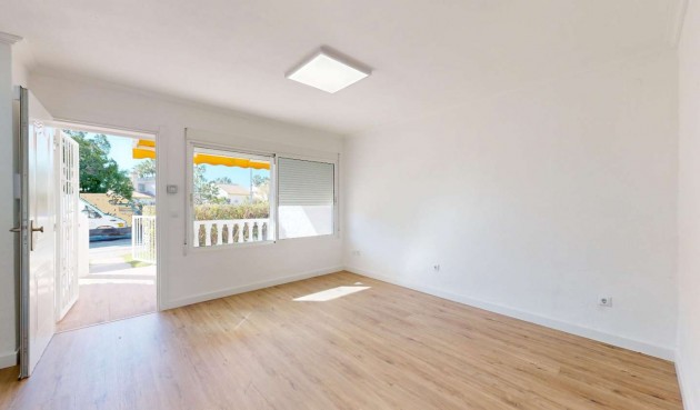 Återförsäljning - Bungalow -
Orihuela - Inland