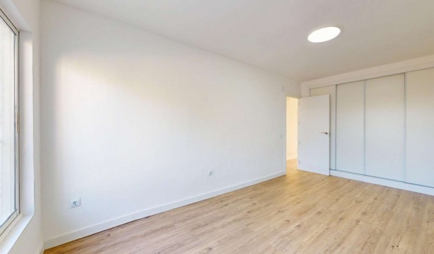 Återförsäljning - Bungalow -
Orihuela - Inland