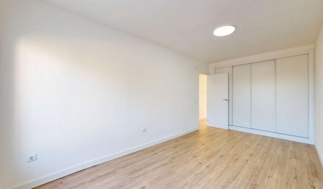 Återförsäljning - Bungalow -
Orihuela - Inland