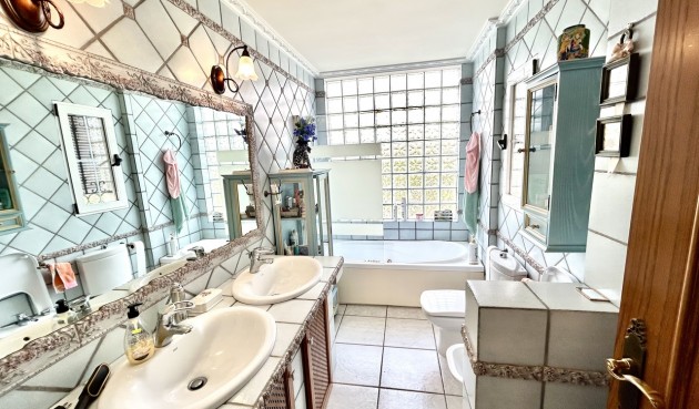 Återförsäljning - Villa -
La Mata - Costa Blanca