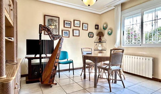 Återförsäljning - Villa -
La Mata - Costa Blanca