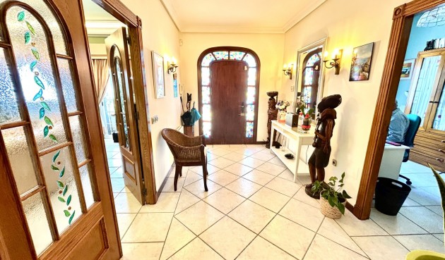 Återförsäljning - Villa -
La Mata - Costa Blanca