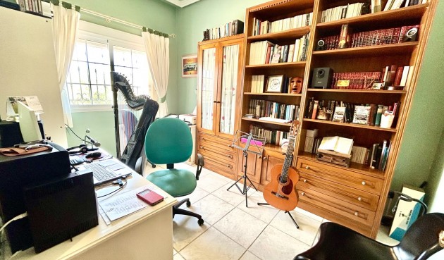 Återförsäljning - Villa -
La Mata - Costa Blanca