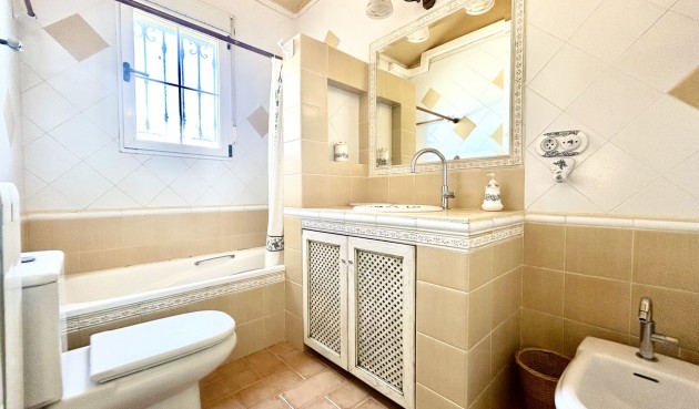 Återförsäljning - Villa -
La Mata - Costa Blanca