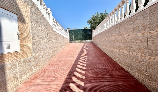 Återförsäljning - Villa -
La Mata - Costa Blanca