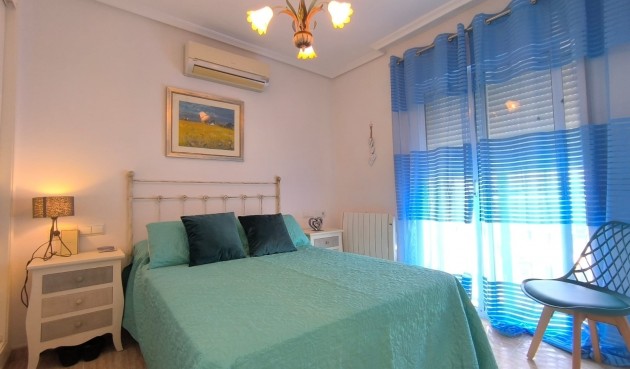 Återförsäljning - Villa -
El Raso - Costa Blanca