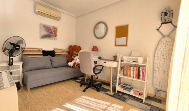 Återförsäljning - Villa -
El Raso - Costa Blanca