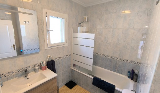 Återförsäljning - Villa -
El Raso - Costa Blanca