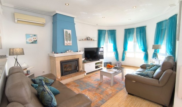 Återförsäljning - Villa -
El Raso - Costa Blanca