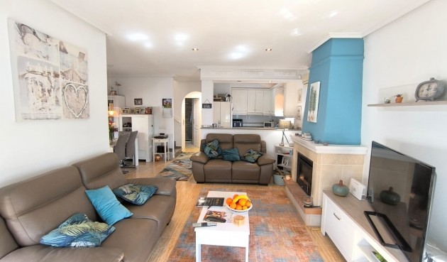 Återförsäljning - Villa -
El Raso - Costa Blanca