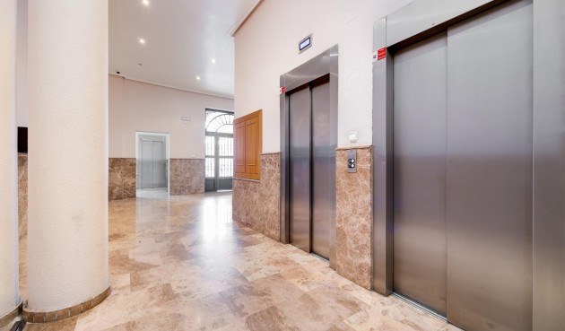 Återförsäljning - Apartment -
Torrevieja - Centro