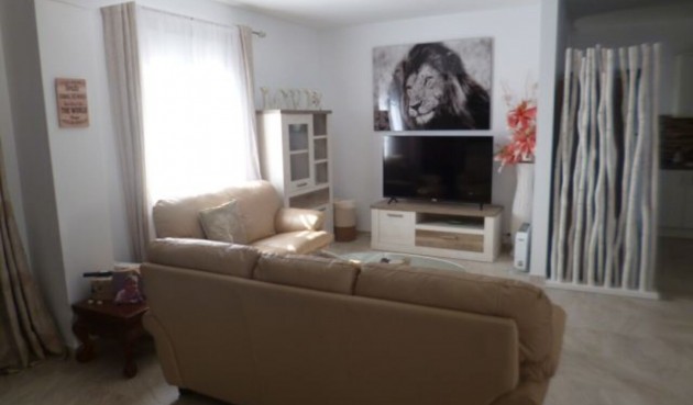 Återförsäljning - Villa -
Villamartin - Costa Blanca