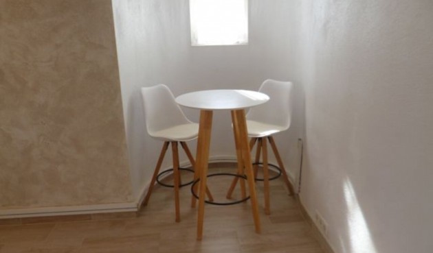 Återförsäljning - Villa -
Villamartin - Costa Blanca