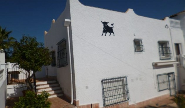 Återförsäljning - Villa -
Villamartin - Costa Blanca