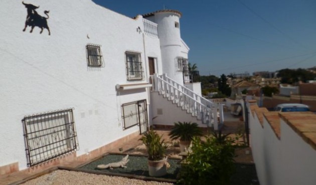 Återförsäljning - Villa -
Villamartin - Costa Blanca