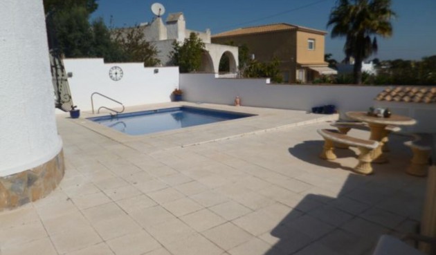 Återförsäljning - Villa -
Villamartin - Costa Blanca