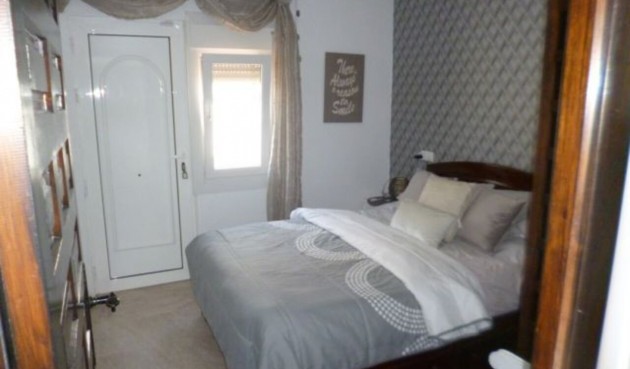 Återförsäljning - Villa -
Villamartin - Costa Blanca