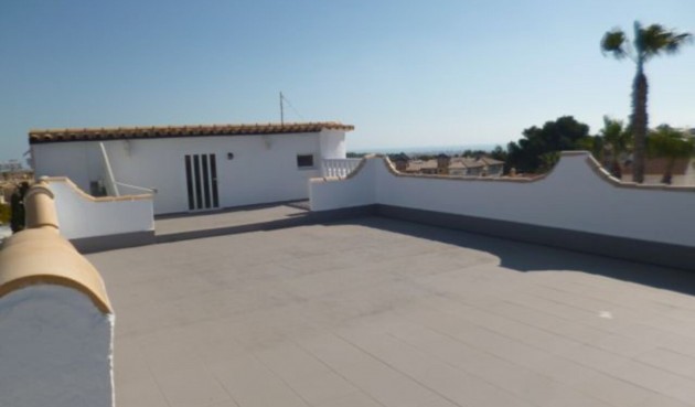 Återförsäljning - Villa -
Villamartin - Costa Blanca