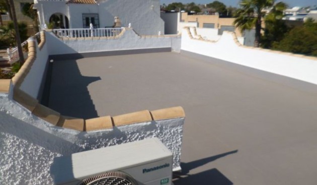 Återförsäljning - Villa -
Villamartin - Costa Blanca