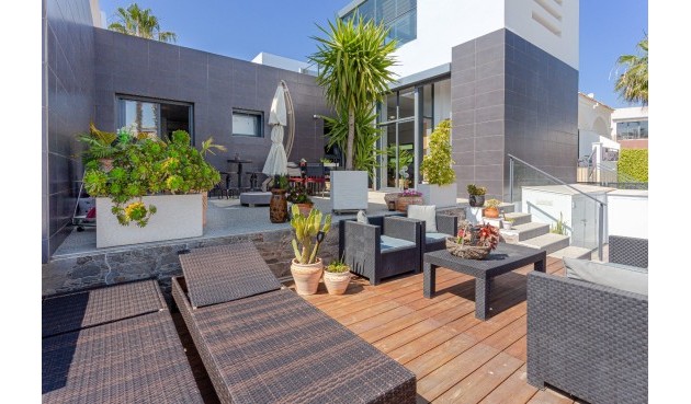 Återförsäljning - Villa -
Orihuela Costa - Costa Blanca