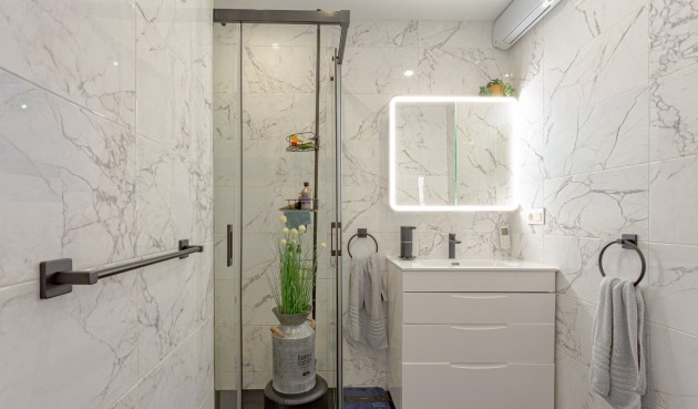 Återförsäljning - Villa -
Orihuela Costa - Costa Blanca