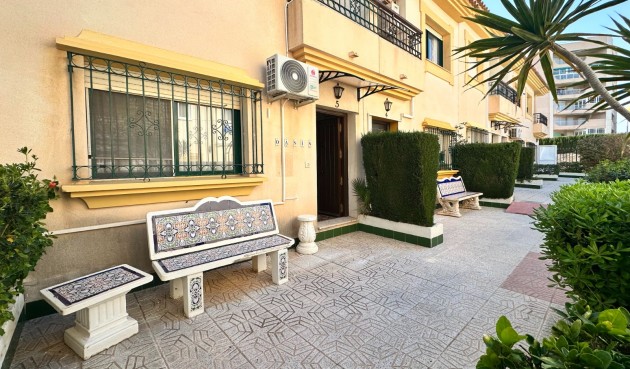 Återförsäljning - Town House -
Orihuela Costa - Costa Blanca