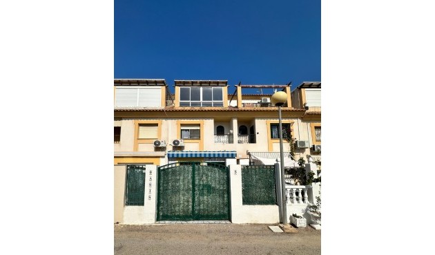 Återförsäljning - Town House -
Orihuela Costa - Costa Blanca