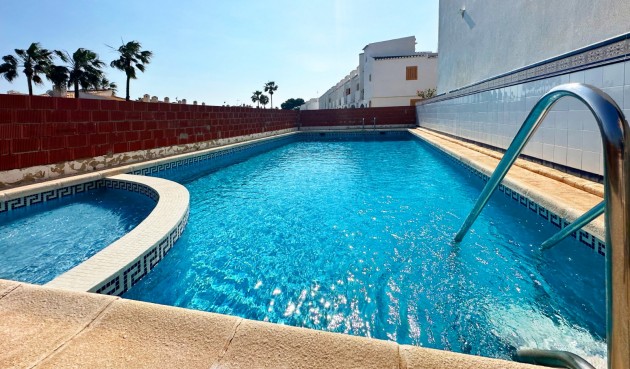 Återförsäljning - Town House -
Orihuela Costa - Costa Blanca